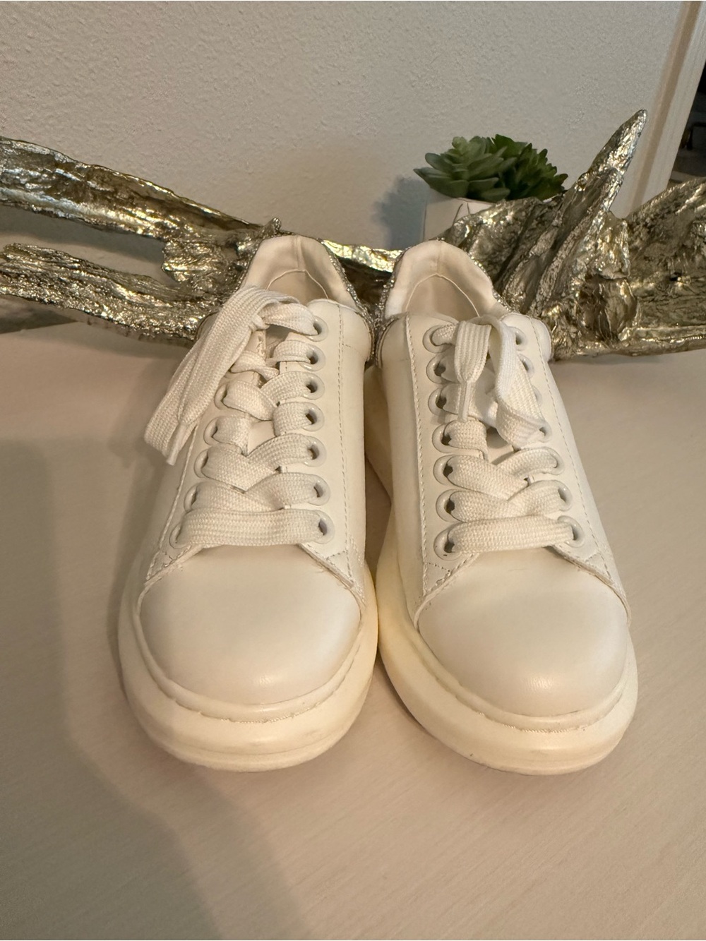 Steve Madden White Platform Sneakers with Crystal Embellished Heel Glacier sz 6 - Picture 3 of 5
